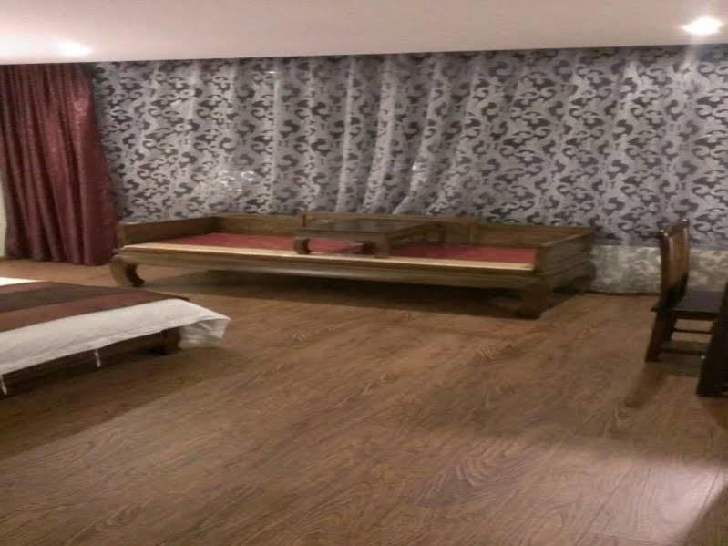 Kunming Green Lake Hostel Екстер'єр фото